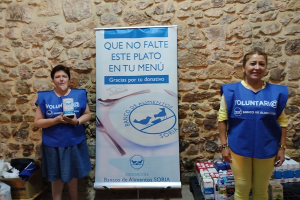 Soria Rock recauda 90 litros de leche y 240 euros para el Banco de Alimentos